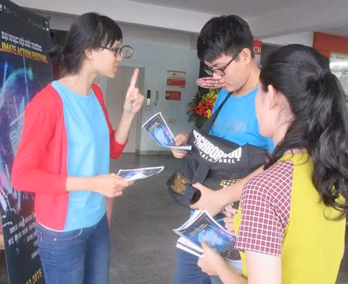 Les jeunes vietnamiens transmettent des messages à la COP21 ảnh 1 Les jeunes vietnamiens transmettent des messages à la COP21 ảnh 1
