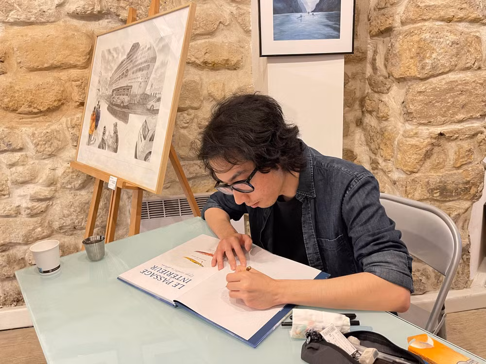 Parution de la première BD du jeune peintre Bach Maï en France ảnh 3