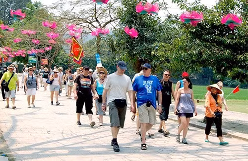 L’objectif de neuf millions de touristes étrangers est atteint ảnh 1