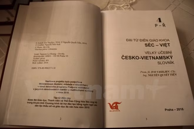 Publication du 4e volume du Grand Dictionnaire tchèque-vietnamien ảnh 1 Publication du 4e volume du Grand Dictionnaire tchèque-vietnamien ảnh 1