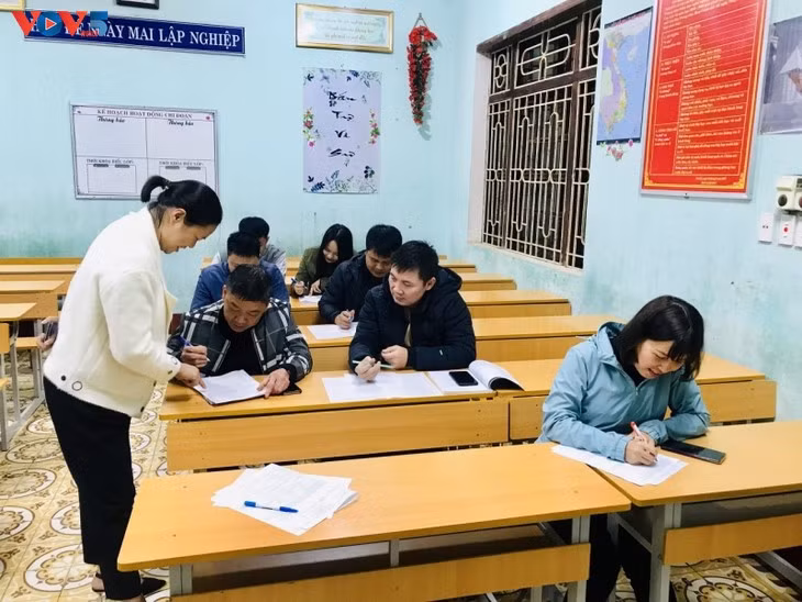 Lang Son s’intéresse à l’enseignement des langues vernaculaires ảnh 1 Lang Son s’intéresse à l’enseignement des langues vernaculaires ảnh 1