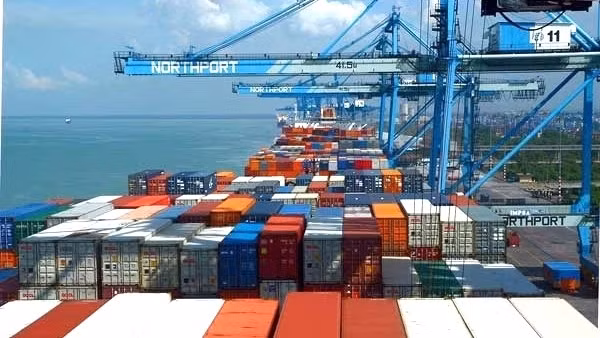Commerce extérieur : déficit de près de 2,9 milliards de dollars depuis janvier ảnh 1