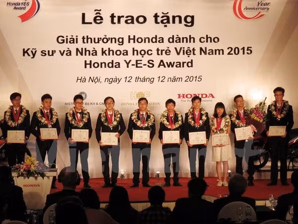 Des jeunes Vietnamiens reçoivent le prix Honda YES Award ảnh 1