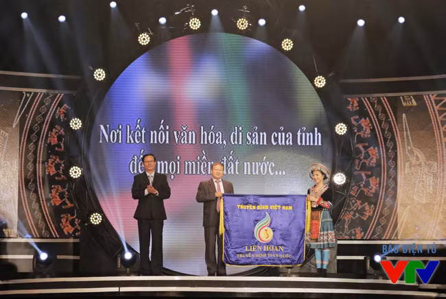 Prix d’or à 27 œuvres au 35e Festival national de la Télévision ảnh 1