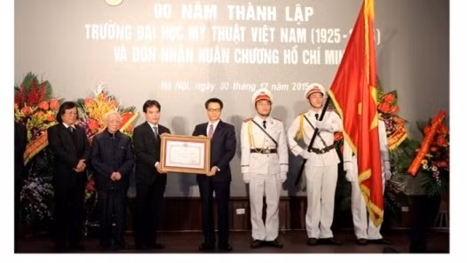 90e anniversaire de l’École des Beaux-arts du Vietnam ảnh 1