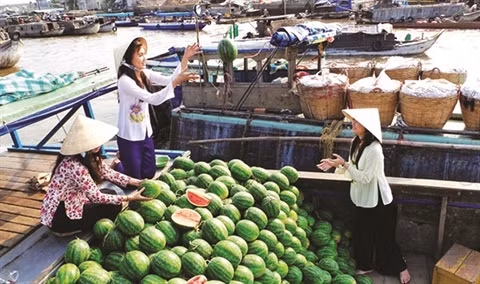 Cinq marchés flottants célèbres du delta du Mékong ảnh 3