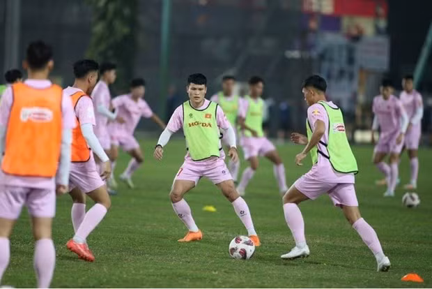 Le sélectionneur français dévoile sa liste de 30 joueurs pour un entraînement au Qatar ảnh 1