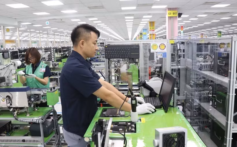 Samsung a investi 1,2 milliard de dollars supplémentaires au Vietnam en 2023 ảnh 1