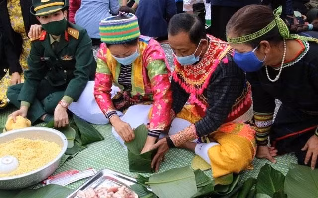 Bientôt programme « Gâteau de riz gluant vert – Têt pour les pauvres » 2024 ảnh 1