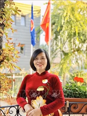 Le PM Pham Minh Chinh en Hongrie pour renforcer le partenariat intégral ảnh 2