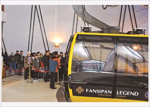 Le Fansipan déjà saturé de visiteurs ảnh 1