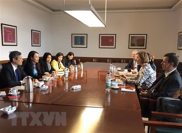 Le Vietnam cherche à coopérer avec l'Allemagne dans les questions liées aux femmes ảnh 1