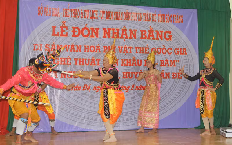 Soc Trang : le théâtre Ro Bam reconnu patrimoine culturel immatériel national ảnh 1