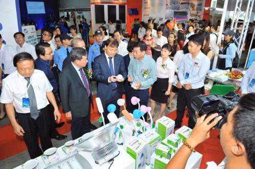 Des expositions internationales sur les technologies électriques et l’énergie en juillet ảnh 1