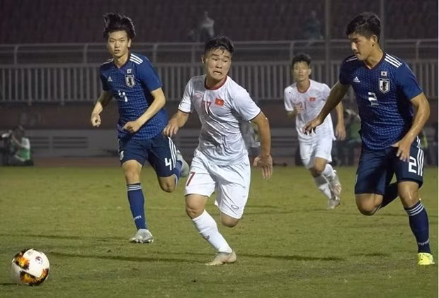 Le Vietnam remporte un billet pour la finale du Championnat d'Asie de football U19 ảnh 1