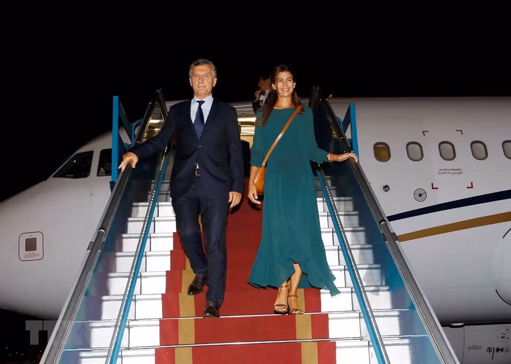 Le président argentin entame sa visite d'État au Vietnam ảnh 1