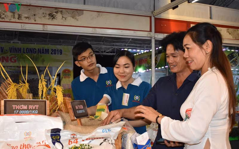 Clôture du 4e Festival du riz du Vietnam à Vinh Long ảnh 1 Clôture du 4e Festival du riz du Vietnam à Vinh Long ảnh 1