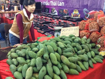 Les Vietnamiens aiment les fruits thaïlandais ảnh 1