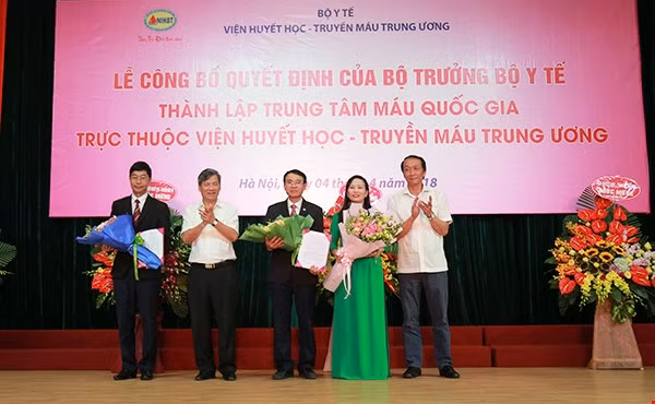 Fondation d’un centre national de sang ảnh 1
