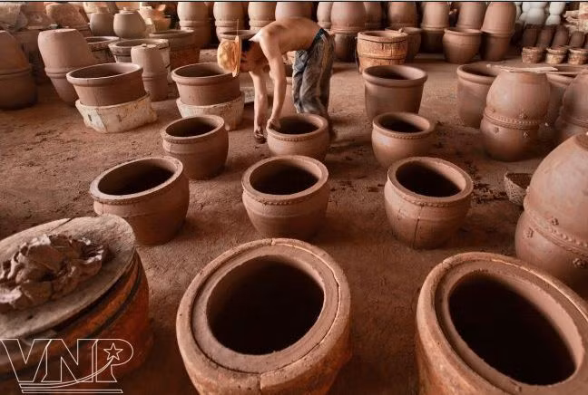 Au Sud, le village de céramique de Tân Van garde sa flamme ảnh 1