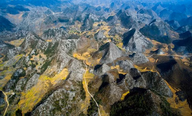 Le parc géologique du plateau calcaire de Dong Van, levier du développement touristique à Ha Giang ảnh 1