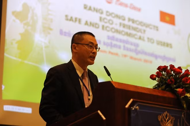 Des produits d’éclairage intelligents du Vietnam présentés au Cambodge ảnh 1