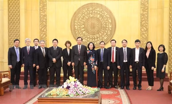 Une délégation du Parti communiste japonais en visite à Ninh Binh ảnh 1