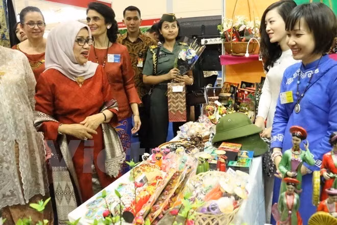 Le Vietnam participe à la foire de charité Bazaar en Indonésie ảnh 1