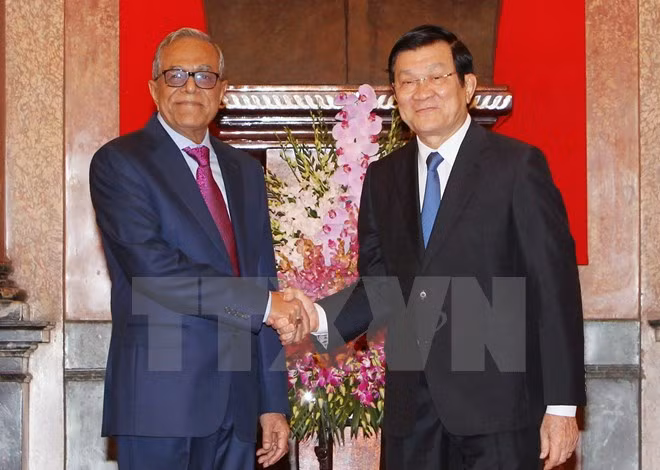 Entretien entre les deux présidents vietnamien et bangladais ảnh 1
