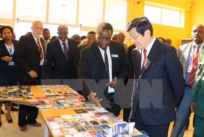 Le président Truong Tan Sang achève sa visite d’Etat en Tanzanie ảnh 1