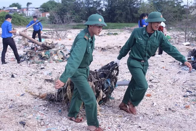 La journée de nettoyage du monde célébrée au Vietnam avec plusieurs activités ảnh 1