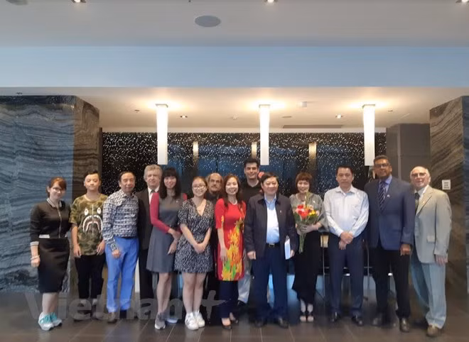 Échange d'amitié Vietnam-Canada ảnh 1