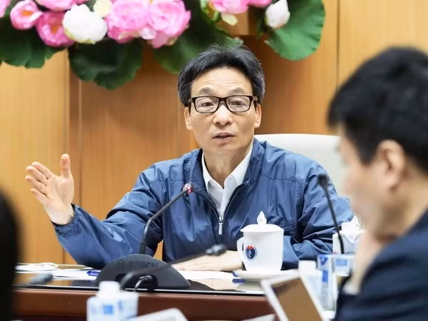 COVID-19 : deux cas de transmission intracommunautaire détectés à Hai Duong et Quang Ninh ảnh 3