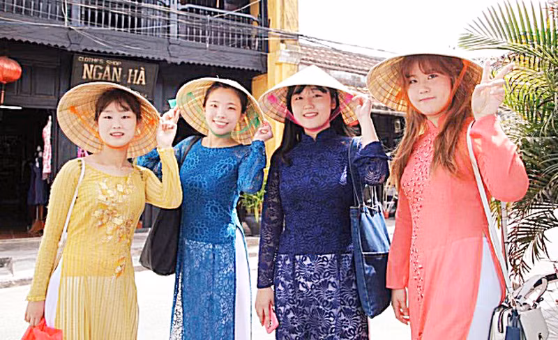 Les arrivées touristiques internationales au Vietnam se rétablissent ảnh 1