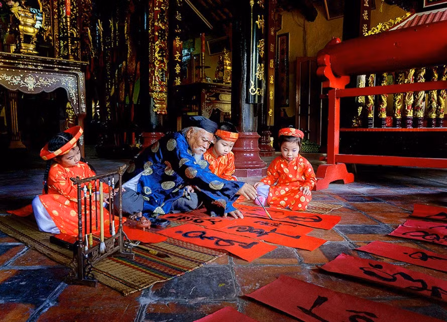 Nécessité de préserver et de promouvoir les valeurs traditionnelles du Vietnam dans un nouveau contexte ảnh 1 Nécessité de préserver et de promouvoir les valeurs traditionnelles du Vietnam dans un nouveau contexte ảnh 1