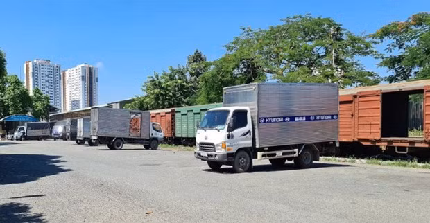 Bientôt un train transportant de marchandises de la gare de Song Than à la gare de Dong Dang ảnh 1 Bientôt un train transportant de marchandises de la gare de Song Than à la gare de Dong Dang ảnh 1