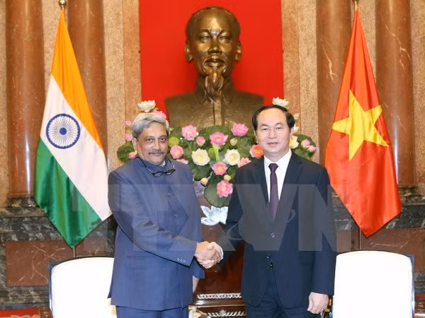 Le chef de l'Etat reçoit les ministres français et indien de la Défense ảnh 2 Le chef de l'Etat reçoit les ministres français et indien de la Défense ảnh 2