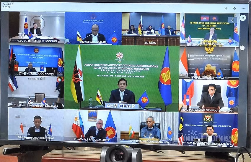 La 27e conférence restreinte des ministres de l'Economie de l'ASEAN ảnh 2