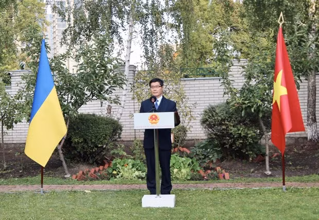 Renforcement de la coopération décentralisée Vietnam-Ukraine ảnh 1