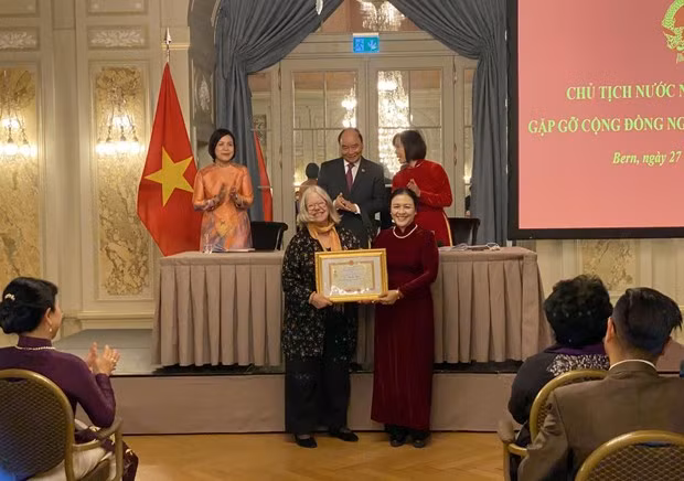 Le Vietnam et la Suisse promeuvent les activités d'amitié ảnh 1