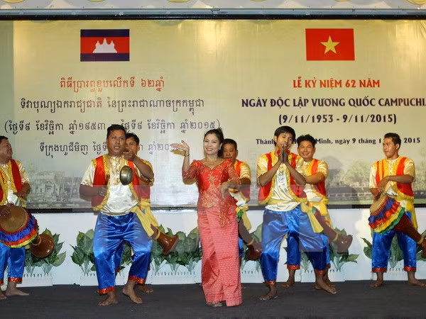 Célébration de la Fête nationale du Cambodge à Ho Chi Minh-Ville ảnh 1
