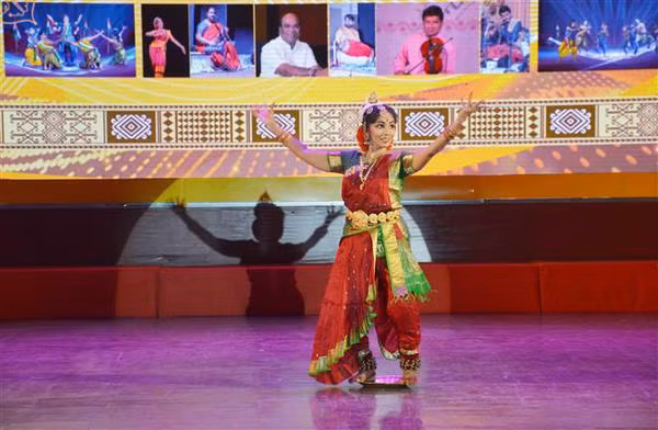 La danse classique indienne impressionne le public de Dak Lak ảnh 1
