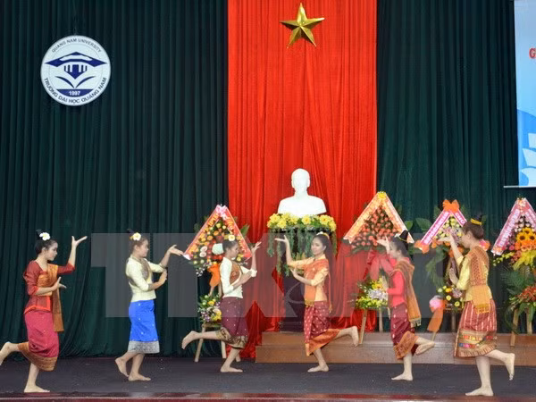 La Fête nationale du Laos célébrée avec faste ảnh 1