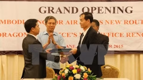 Cambodia Angkor Air ouvre une ligne aérienne Phnom Penh-Vientiane-Hanoi ảnh 1