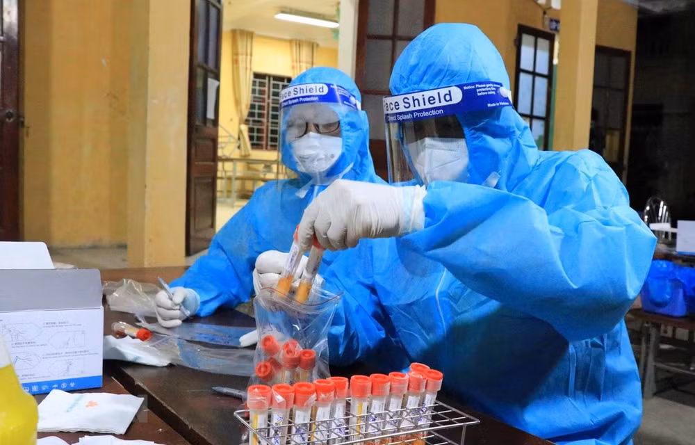 COVID-19 : le bilan actualisé à midi confirme 283 nouveaux cas ảnh 1