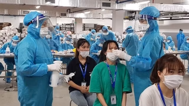 COVID-19 : 70 nouveaux cas confirmés mercredi matin ảnh 1