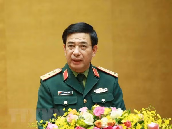 Entretien téléphonique entre les ministres vietnamien et russe de la Défense ảnh 1