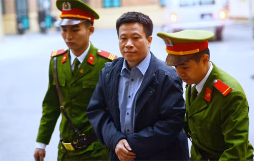 La justice restitue le dossier de l’affaire de l’ex-président d’OceanBank ảnh 1