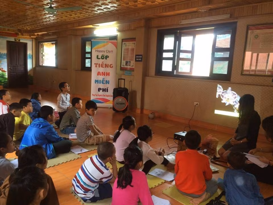 Cours d'anglais gratuit au sein d'une pagode à Hanoi ảnh 2