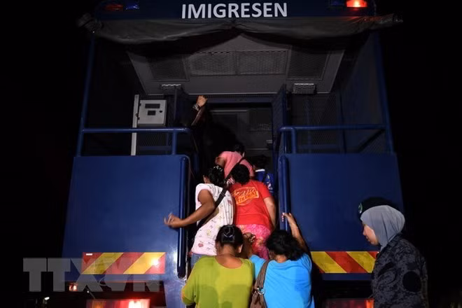 La Malaisie intensifiera ses opérations contre les immigrants illégaux ảnh 1